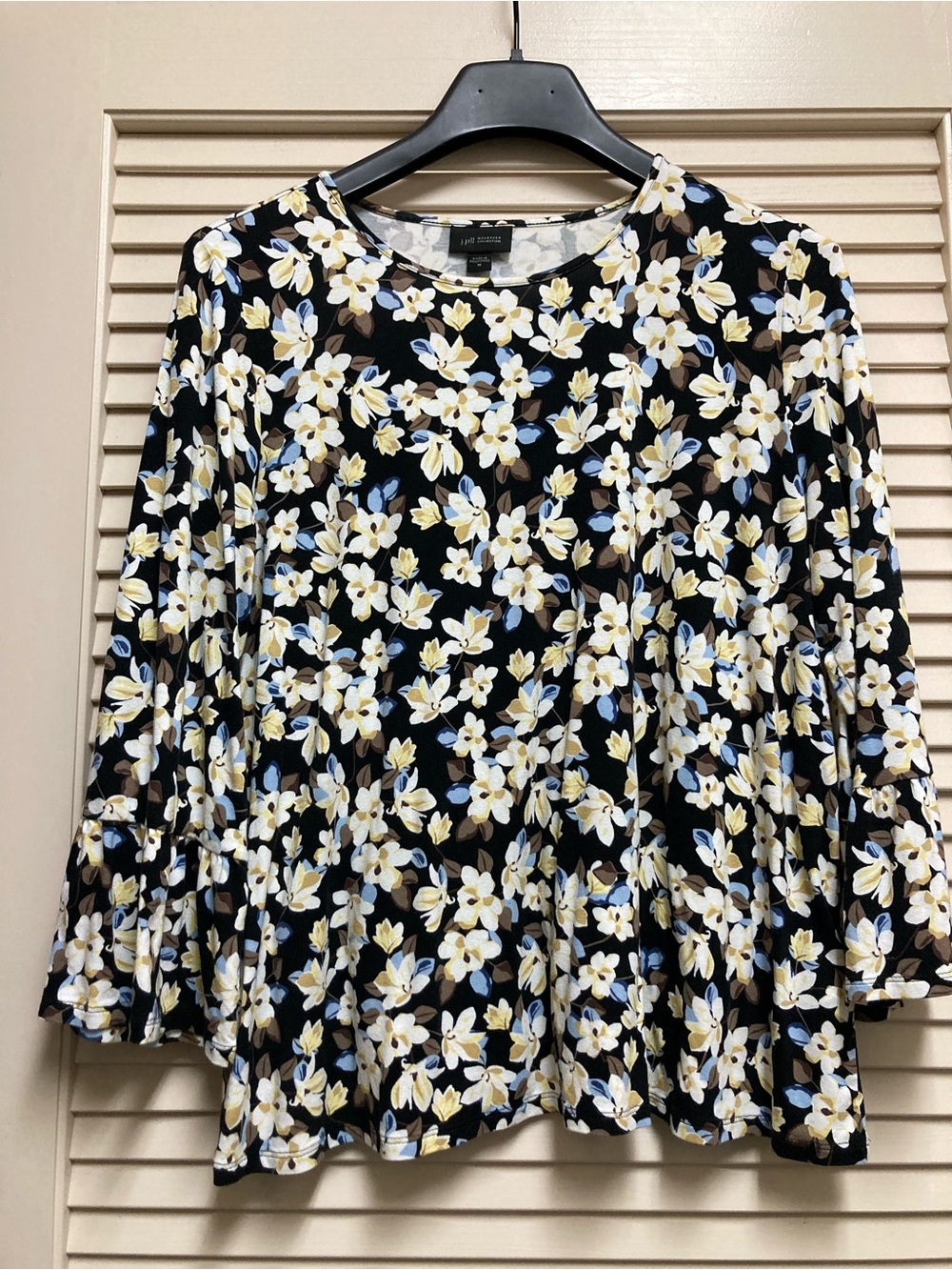 J Jill Wearever Collection Ladies Medium Floral 3/4 Sleeve Top